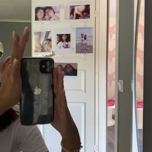 Mobilskal  - Säljer detta genomskinliga skal till iPhone 11 för 90kr