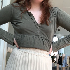 Oddmolly tröja, oanvänd! - Bara haft på mig den i provrum och till fotot! Vet inte om den fortfarande säljs. Pris kan diskuteras:) (Budgivning vid många intresserade)