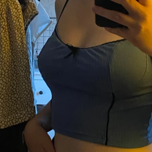 linne  - ett blått linne från Korea<33 det är en onesize, men skulle säga att den passar som en S! 