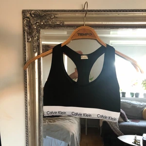 Calvin Klein bh - Calvin Klein bh i fint skick! Uppskattningsvis mellan XS och S ✨ Köparen står för frakt! 🤎