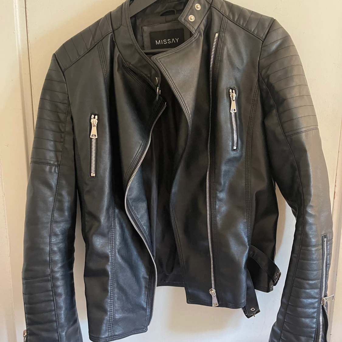 MISSAY skinnjacka strl XL - 90