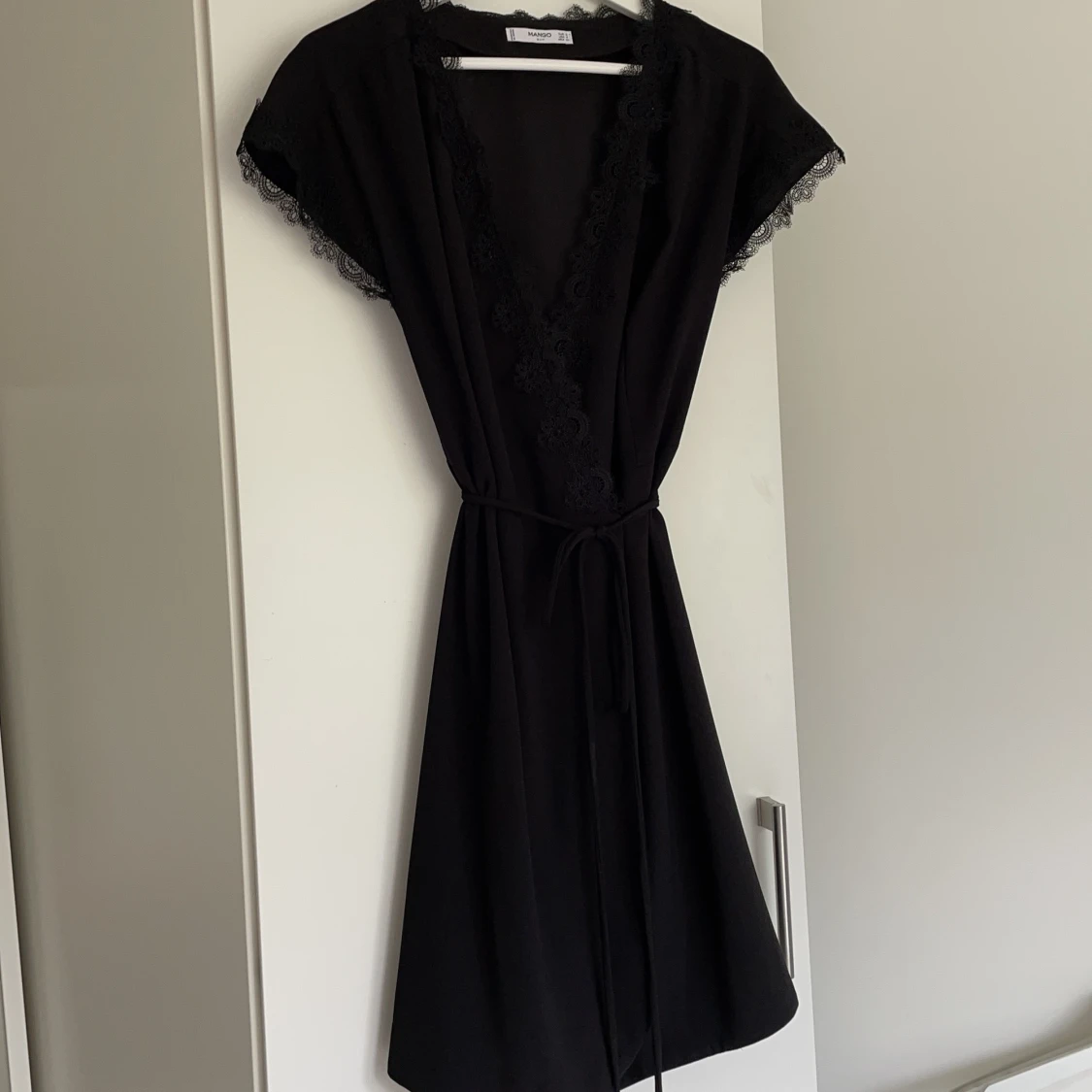 Svart miniklänning från Mango - 90