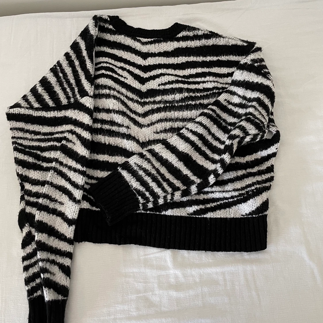 Tröja med zebra mönster från NA-KD