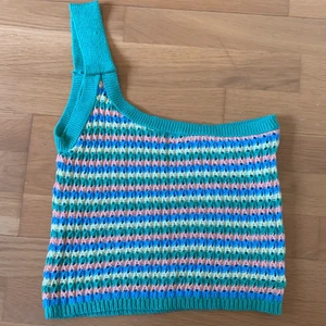 Topp - Jag säljer min supersnygga topp som tyvärr inte passar mig😊💖💖