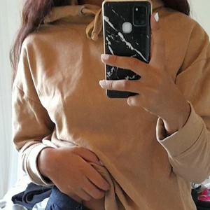 Hoodie  - Hej säljer min hoodie som är ifrån lager157 får tal gånger använd jätte skön och mysig hör av er vid intresse👍🏻🥰