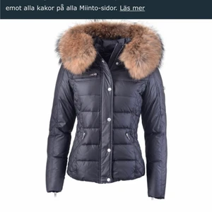 Rockandblue dam jacka  - En varm vinter jacka i ett gott skicka, använd endast en vinter. Jackan är i storlek xs/s och har en fin passform. Pälskragen är äkta men är avtagbar om det önskas. Vid snabb affär kan jag tänka mig att gå ner i pris. 😊
