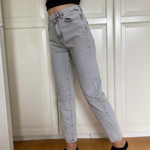 Helt nya, aldrig använda jeans från Gina tricot. Köpare står för frakt.💕💓💞💖💘