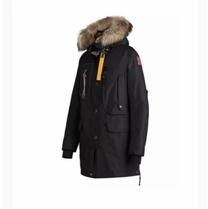 Parajumper - Kom med bud snabb affär 5000.  Sitter som en s passar mig som har s