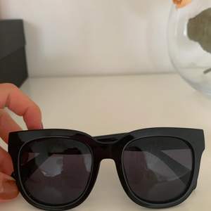 Knappt använda solglasögon den Corlin Eyewear modell Monza! Nypris 700 kr