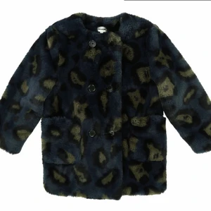 Zadig jacka  - Säljer min Zadig jacka som aldrig använd den är i barn storlek men passar mig som har Storlek S  