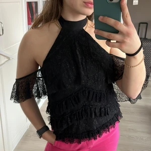 ZARA LACE TOP - En top från zara i spets, använd fåtal gånger!✨