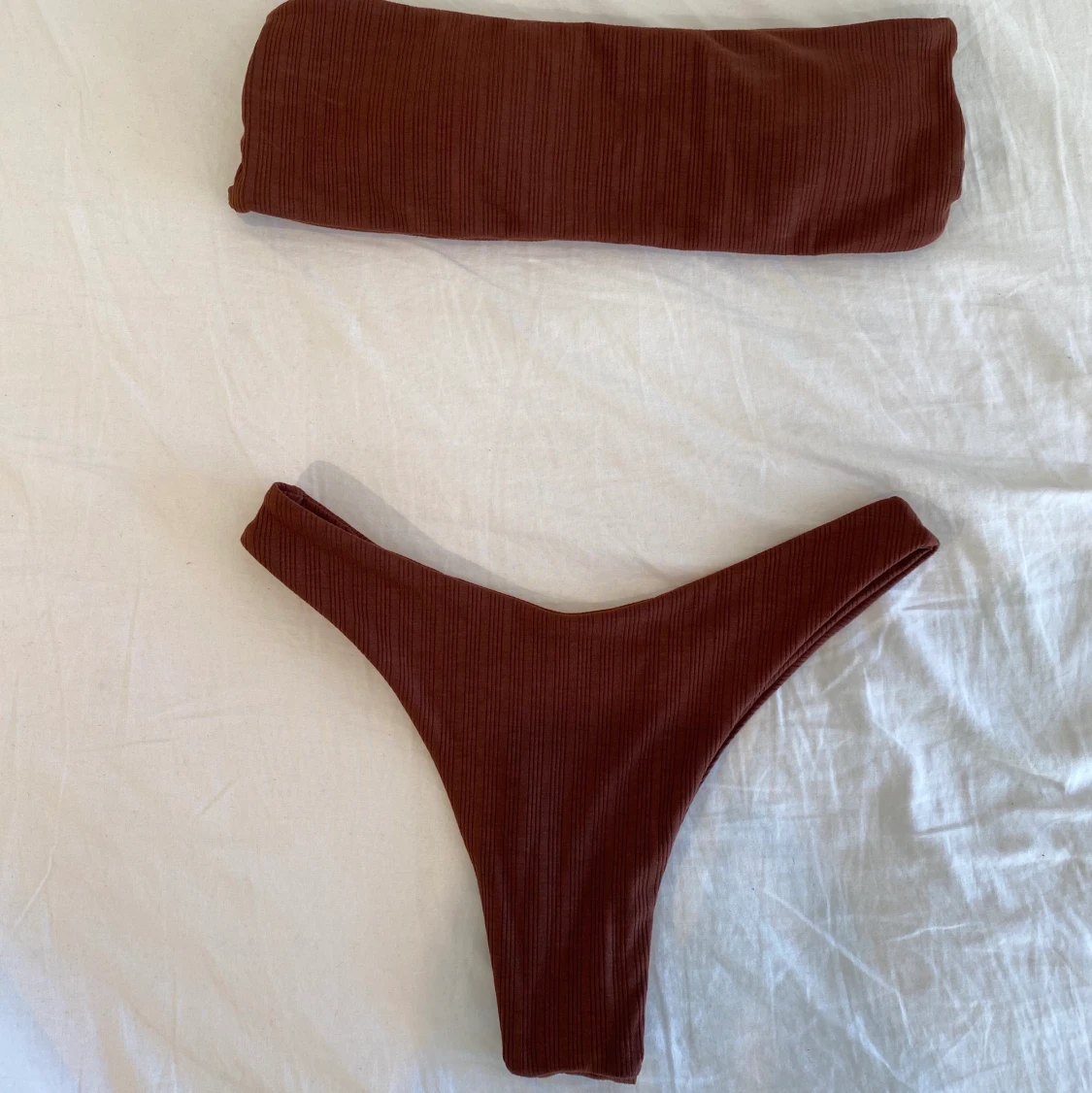 Brunt bikiniset - 90