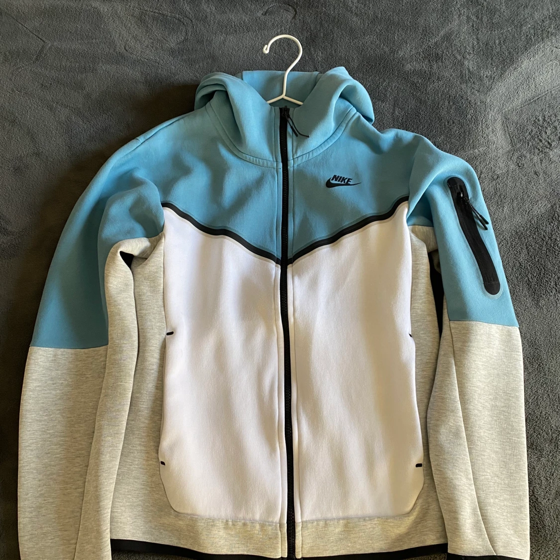 Nike tech fleece hoodie  - 90