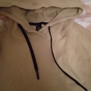 Soc stadium oanv hoodie - Anv en gång ! Ord 449 .både snygg o skön ribbad hoodie. Stl s