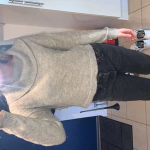 Tröja - Jättesöt tröja med lös krage i strl xs💞