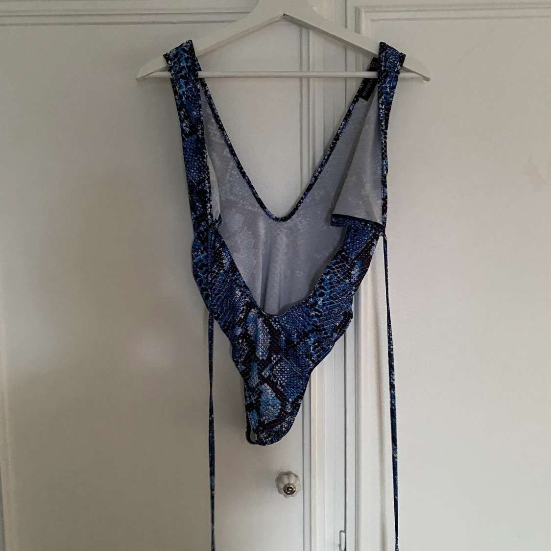 Urringad baddräkt med snörning  - 90