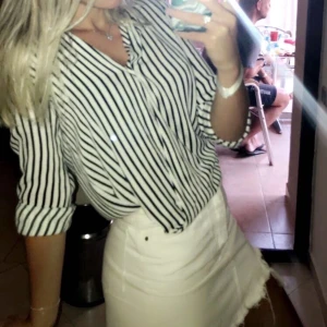 Randig skjorta  - Randig stilig, skön skjorta från Vero Moda 