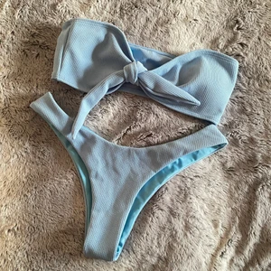 Baby blue bikini  - En jätte gullig bikini i baby blue som går att ha på 2 olika sätt💙 Säljer den för 100kr inkl frakt 