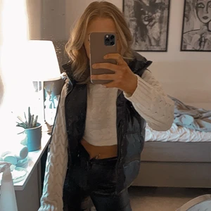 Snygg väst  - Xs vid snabb affär kan pris diskuteras