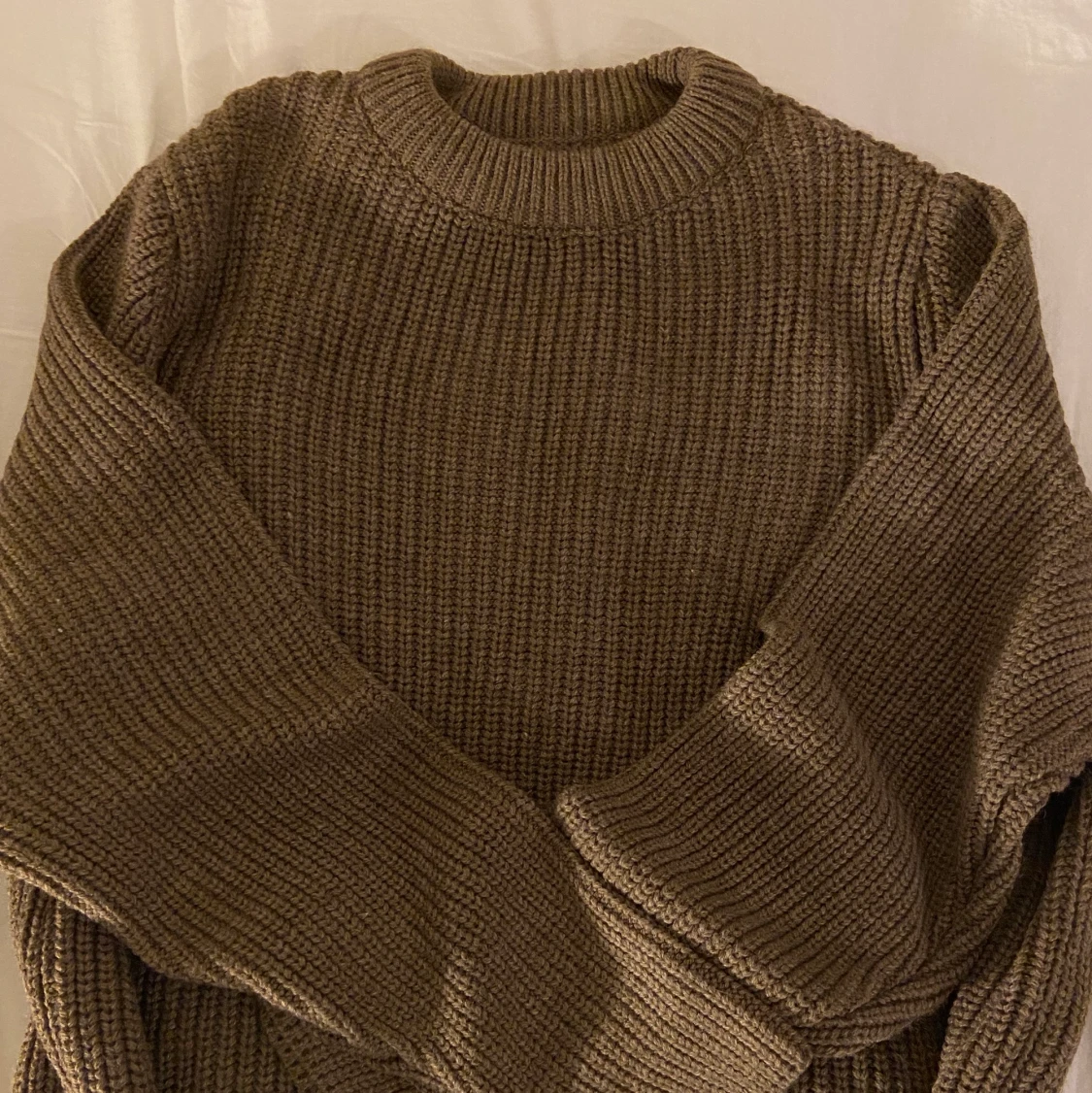 Brun stickad tröja