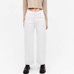 Knappt använda monki jeans i storlek 24. Köparen står för frakten:)