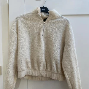 Lurvig tröja gina - Mysig tröja från Gina! Använd men i bra skick! 100 kr + frakt 💕