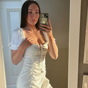 Kortärmad klänning - Helt ny!💗 har bh storlek 75 D