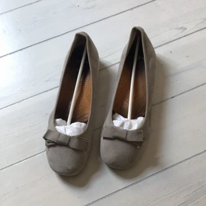 Ballerina skor rizzo strl 37 - Ballerina skor rizzo Articolo suede tortora