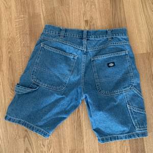 Jeans shorts från dickies. Köpta på ASOS. Nypris ca 450kr.