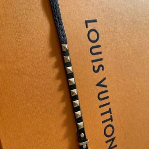 Liknande valentino armband - Fint valentino armband. Inte äkta