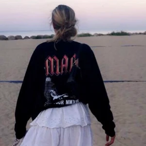 Tröja med tryck - Jättesnygg overzied sweatshirt med tryck💞 köp nu 150kr