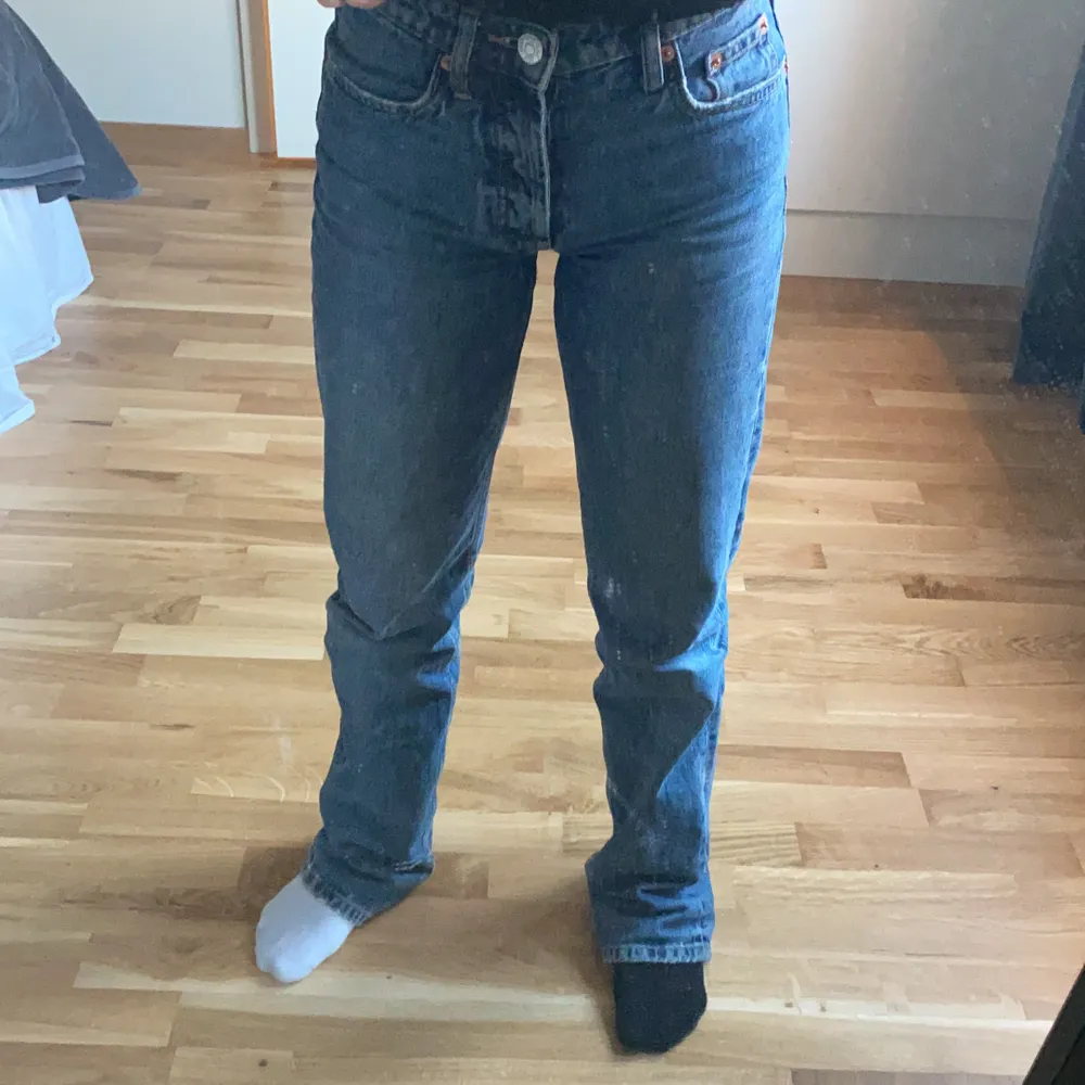 Super fina jeans från zara, storlek 34 :) kom privat om du år intresserad. Jeans & Byxor.