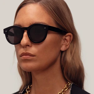 Chimi eyewear solglasögon - Solglasögon från chimi eyewear i färgen Berry modell #003. Såvida jag vet finns dessa inte kvar på deras hemsida alltså slutsålda. Nypris:1000kr