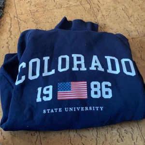 Marin blå huvtröjor  - Stlk xs använd några gånger 