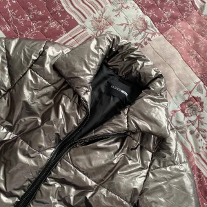 jacka - stl xs, 60kr