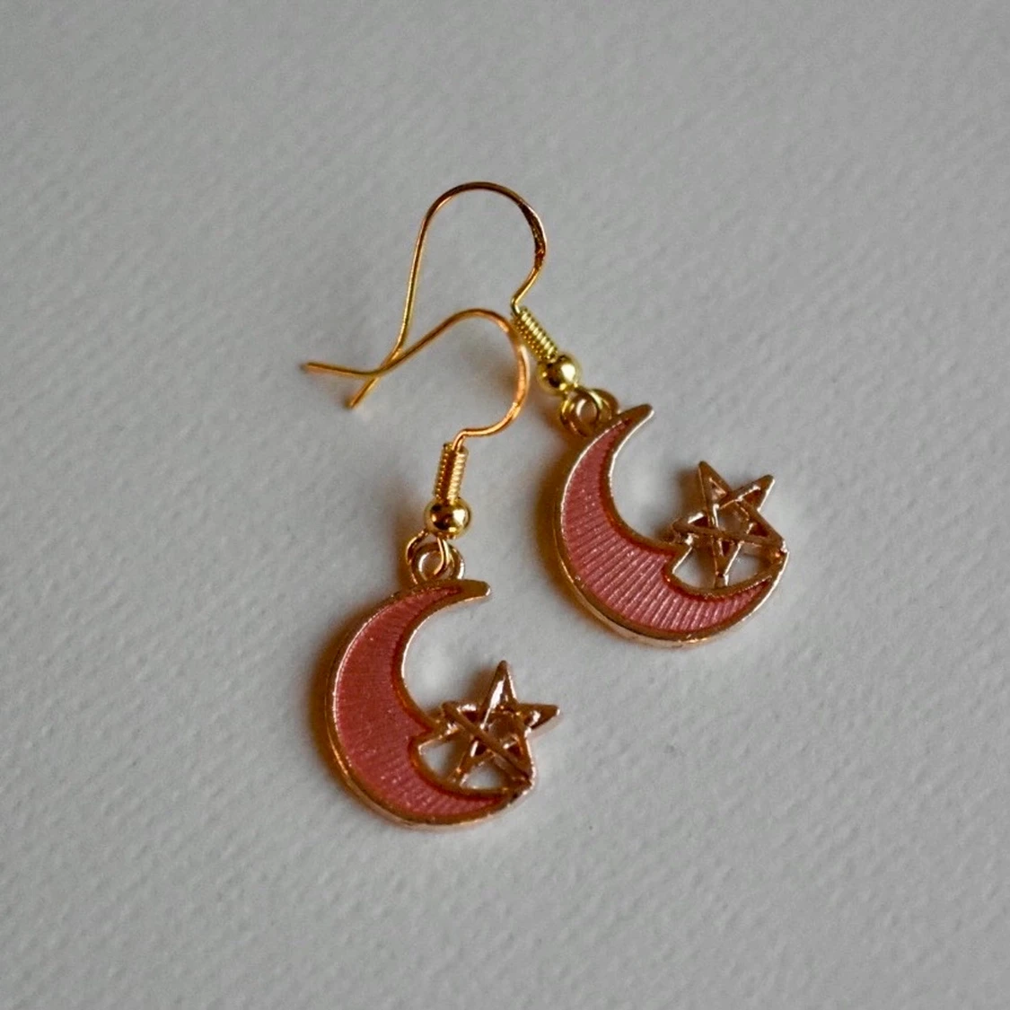 Örhängen med rosa månar - 90