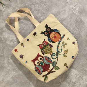 Väska med ugglor - Den är smutsig därav kostar den mindre 🦉🦉🦉