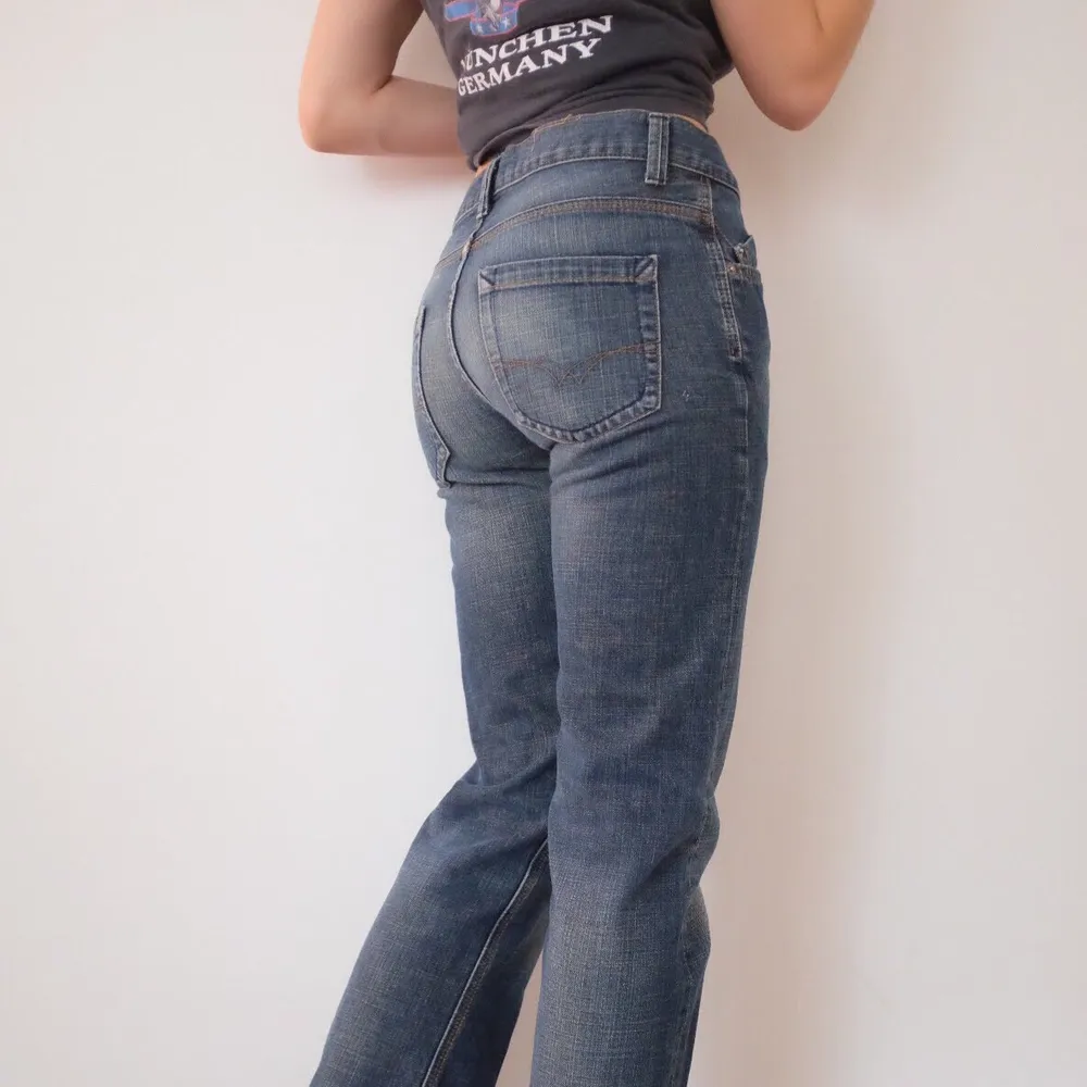 Lågmidjade jeans! Nyskick. Jag har 26 i jeans och är 160 lång . Jeans & Byxor.