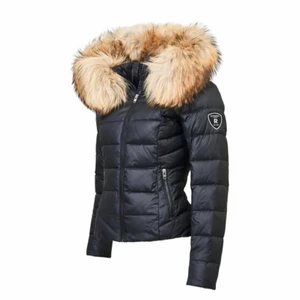 Rock and blue chill jacka - Haft en månad bara så toppen skick, köpt för 3000kr, skriv för fler bilder, Buda i kommentarerna 