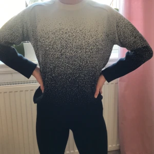 Stickad tröja från Tiger of sweden  - FinStickad tröja från Tiger of sweden i storlek m men passar också mig bra som brukar ha xs-s🌻 jätteskön och i jättebra skick