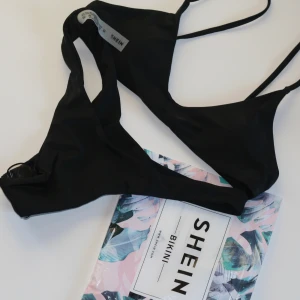 Bikini från Shein - Svart bikini från Shein i storlek M. Toppen har uttagbara inlägg. Aldrig använd. 