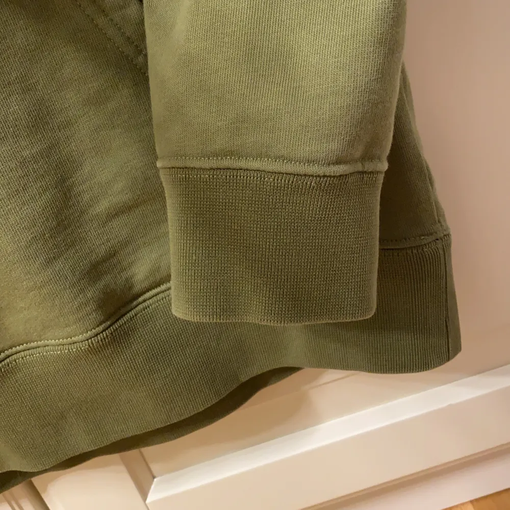 Najs Double A hoodie från woodwood i superfin grön färg, jättebra skick - nästan ny men passar tyvärr inte . Hoodies.
