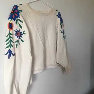 Zara- Top i sweatshirtmaterial.  - Använd ett fåtal gånger. Strl 36. 