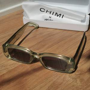 Sjukt snygga Chimi x HM solglasögon som fortfarande är helt nya. Aldrig använda! 
