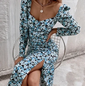 Klänning - Klänning, storlek S! Super fin, men kommer inte till användning då den är förliten för mig. Köparen står för frakt.  