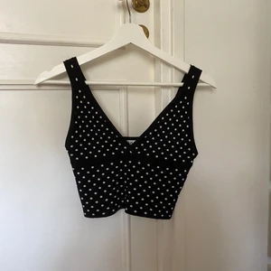 Linne - Säljer det väldigt eftertraktade linnet från zara❣️ ÄLSKAR det men får tyvärr inte användning för det längre, helt slutsålt och går inte att få tag på längre💓💓