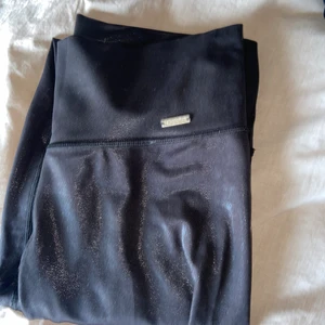 Aimin - Aimin tights, som nya! Pris kan diskuteras vid snabb affär:)