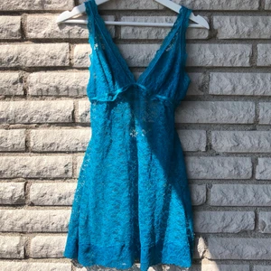 spets topp - så himla fin och unik. Det sitter ingen lapp på så jag vet inte vart den är ifrån. Den är lite mer turkos färgad i verkligheten. 