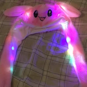 Pink Bunny hat 💕 - Pink Bunny hat some jag fick nära månader sedan köpte den för 150kr 💕