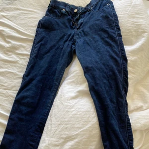 Dr denim jeans  - Stretchiga jeans, sitter fint och framhäver former, köpt för 499:-